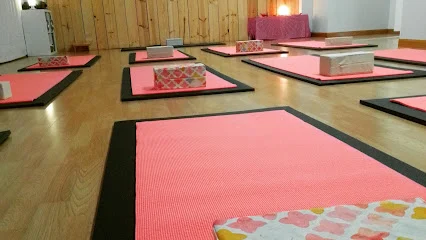 ananda.má. Yoga, Terapia, Maternidad, Cursos y Talleres en Segovia