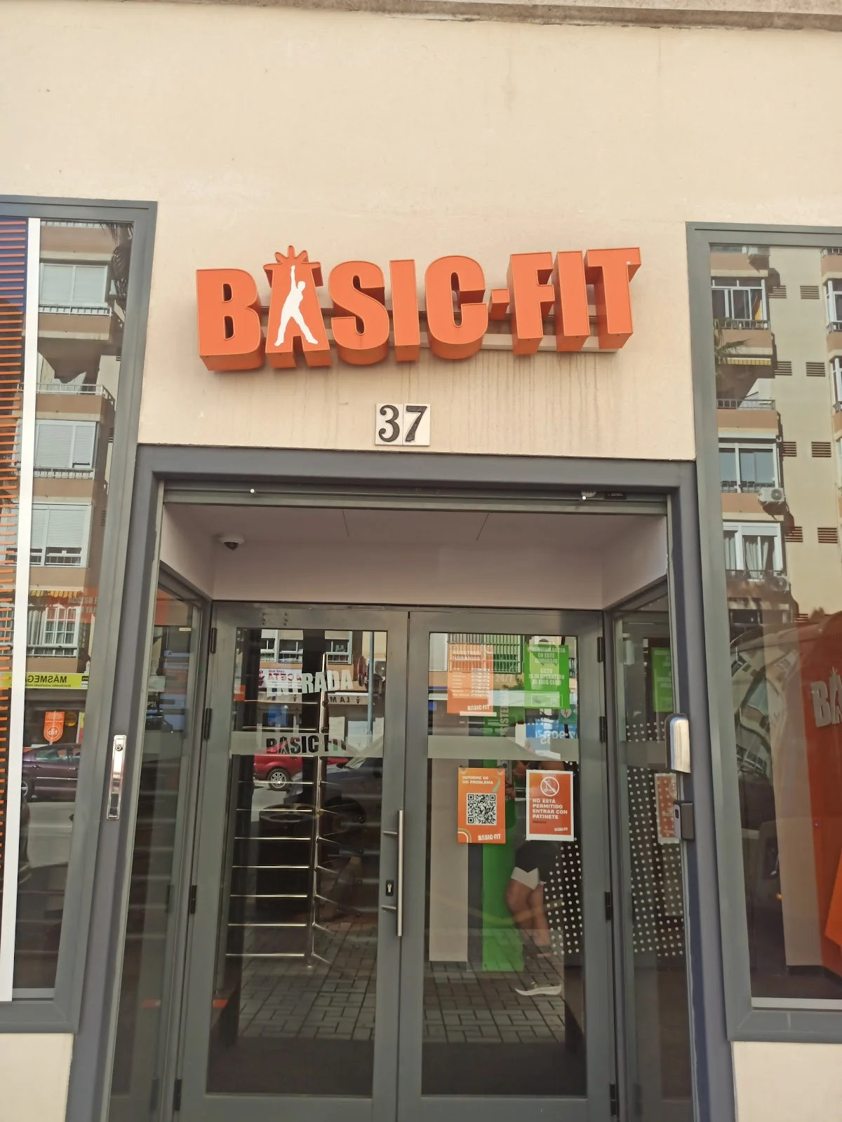 Basic-Fit - 2