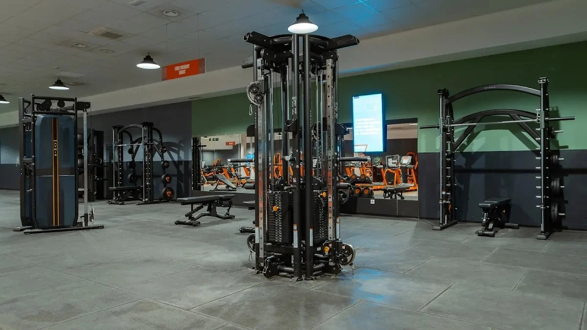Basic-Fit - 5