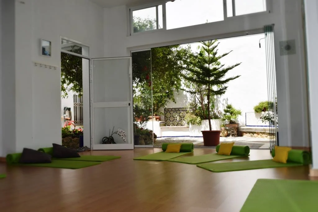 BioZen - Clases de Pilates & Yoga - Cursos de Quiromasaje - Escuela de Masajes - 2