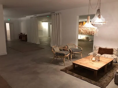 blanc yoga Les Corts