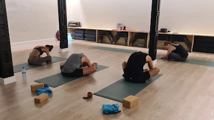 Ceiba Yoga - Clases de Yoga y Barré en Arganzuela - Delicias