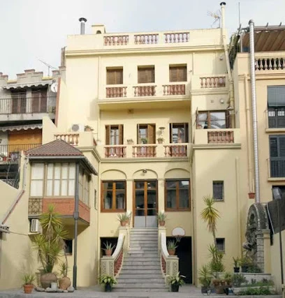 Centre Casals | ‎Fisioteràpia en Molins de Rei