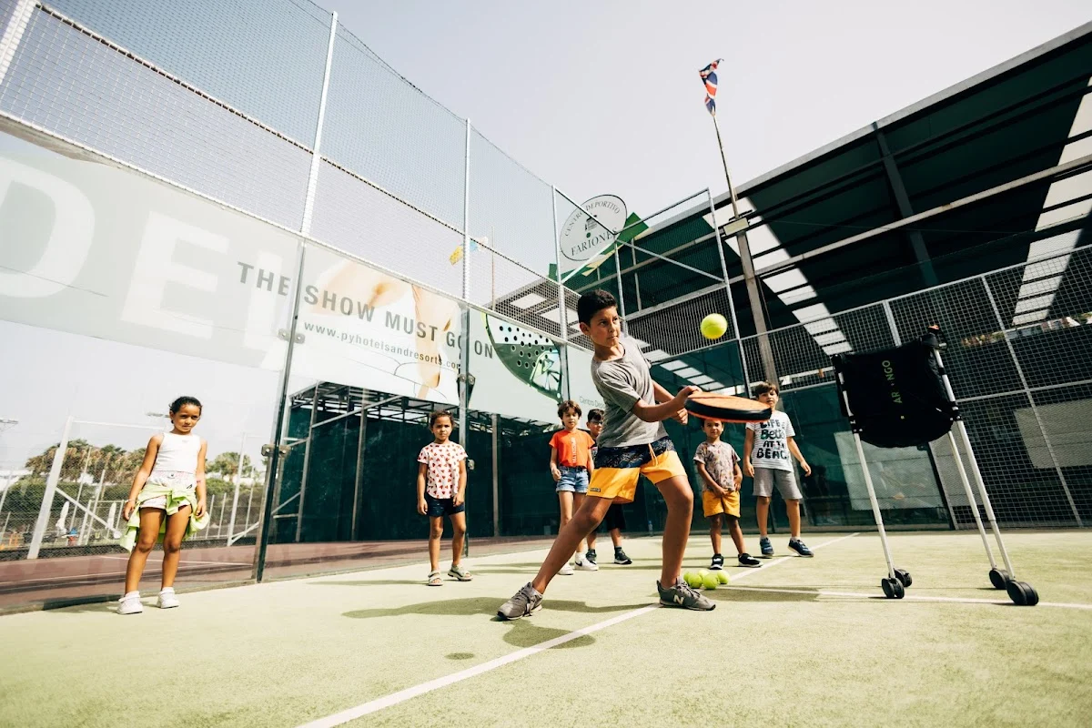 Centro Deportivo Fariones