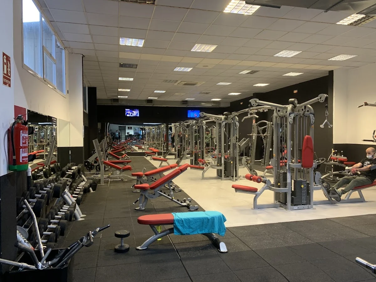 Coliseum Gym - 4