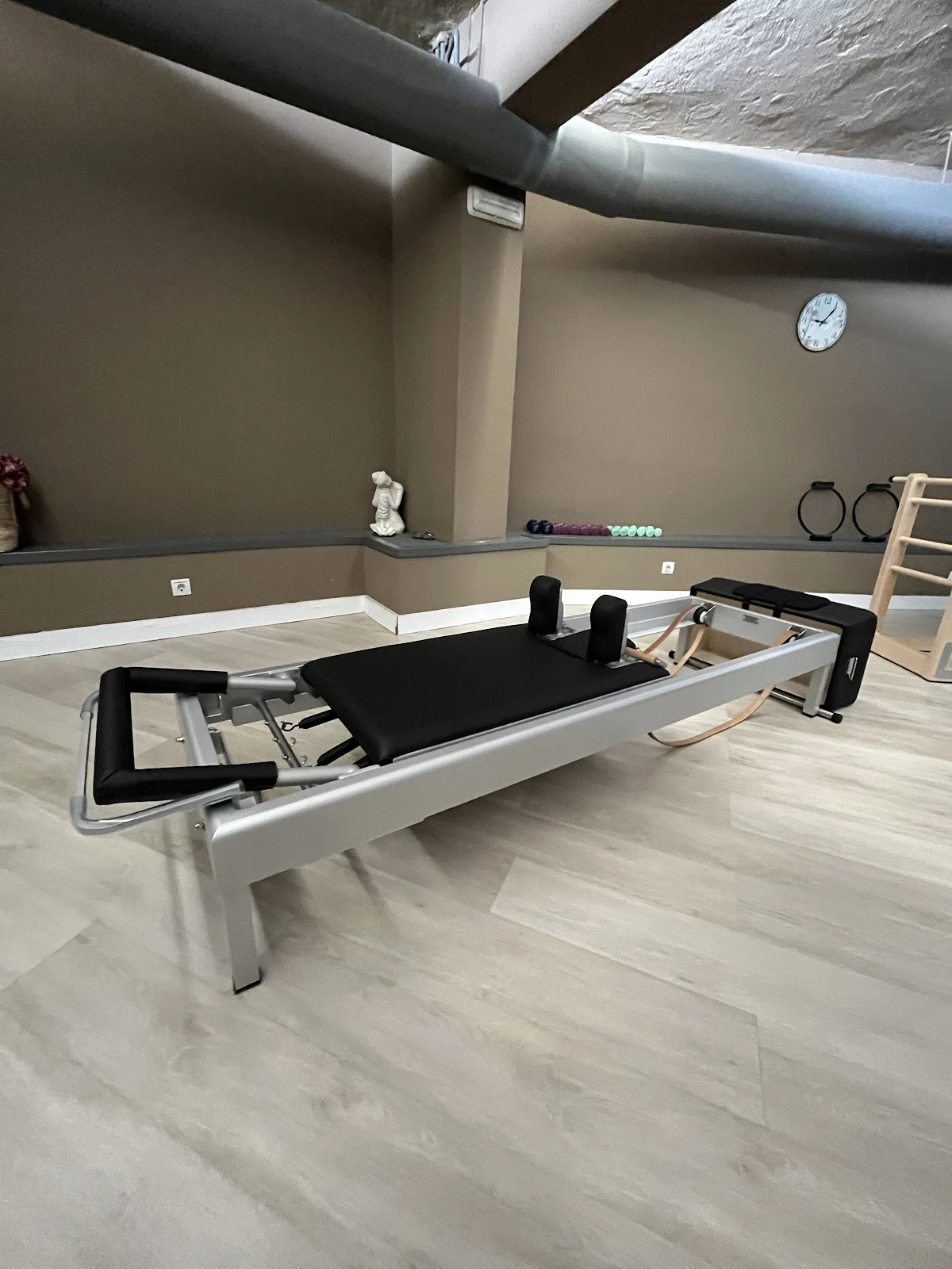 Comesaña tratamientos con Indiba y clases de pilates con máquinas - 2