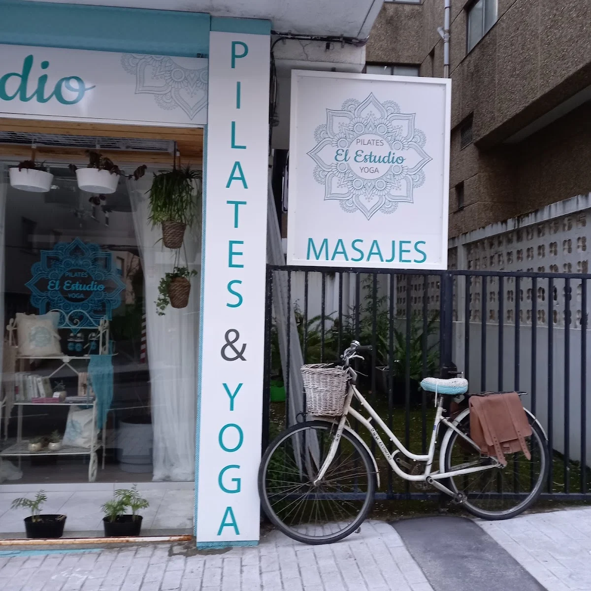 El Estudio PILATES & YOGA - 2