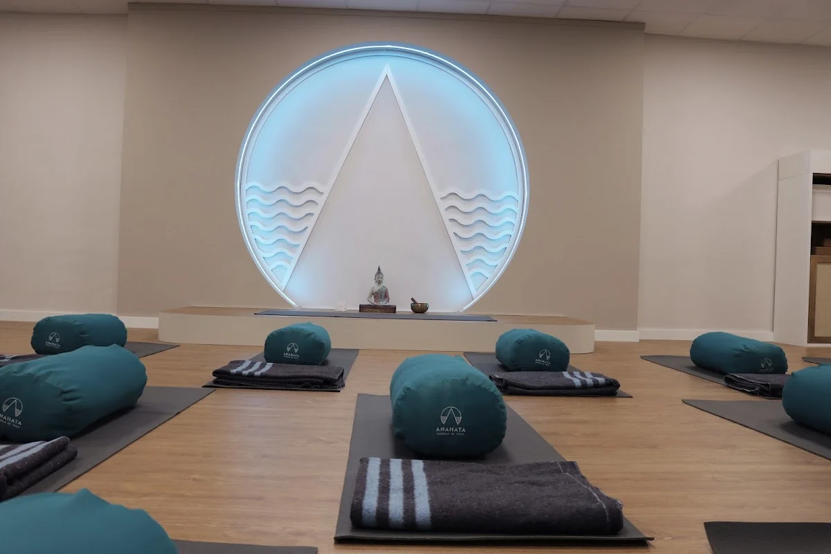 Escuela de Yoga Anahata