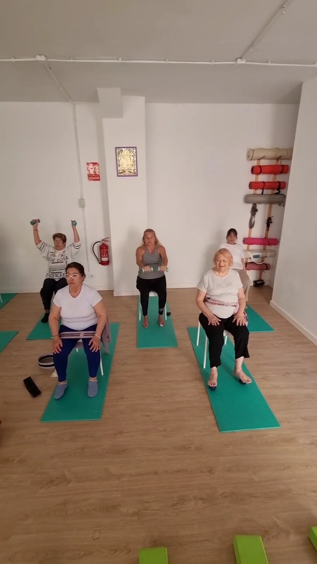 Escuela de Yoga y Pilates "Adi Charan Kaur" - 2