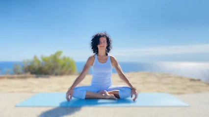 Escuela RYLS YOGA - con Rosa Yoga Lifestyle