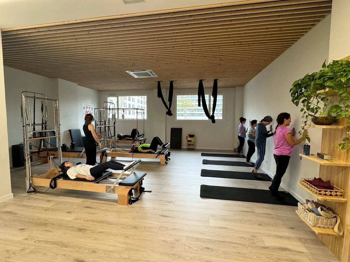 Escuela Zero Pilates &Yoga
