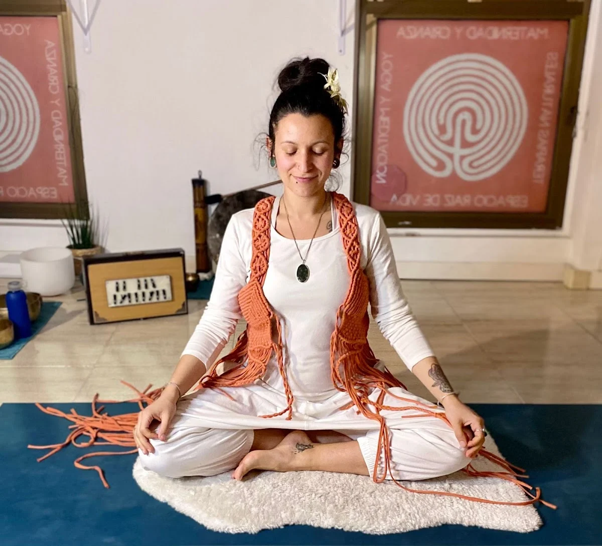 Espacio Raíz de vida. Yoga para la Salud de la mujer
