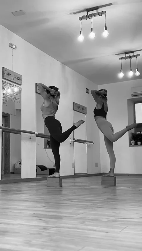 Estudio-Tres Pilates y Yoga - 3