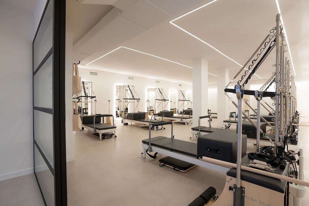 Menē Reformer Studio