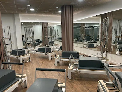 MOV Studio Pilates Reformer