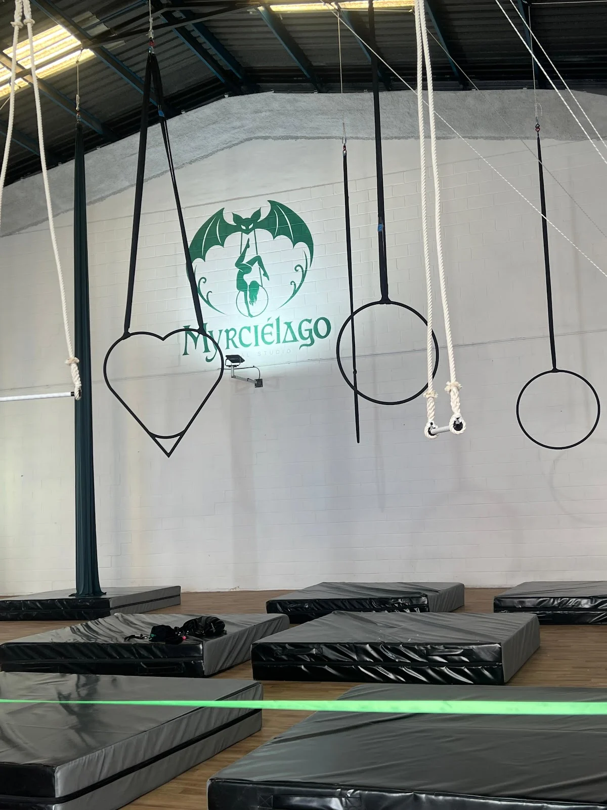Myrciélago · Circo & Yoga - 3