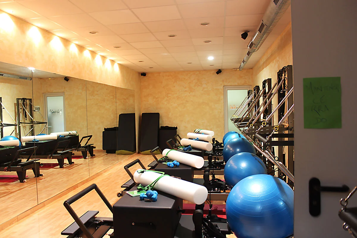 Pilates Center Cadiz. Fisioterapia y Yoga - 2