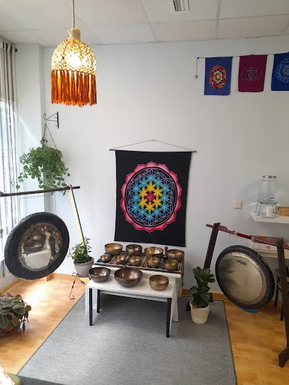 Reiki Madrid | Escuela Reiki Presencial | Yoga | Sesiones de Reiki |