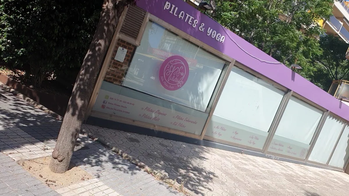 SALOU PILATES STUDIO - 3