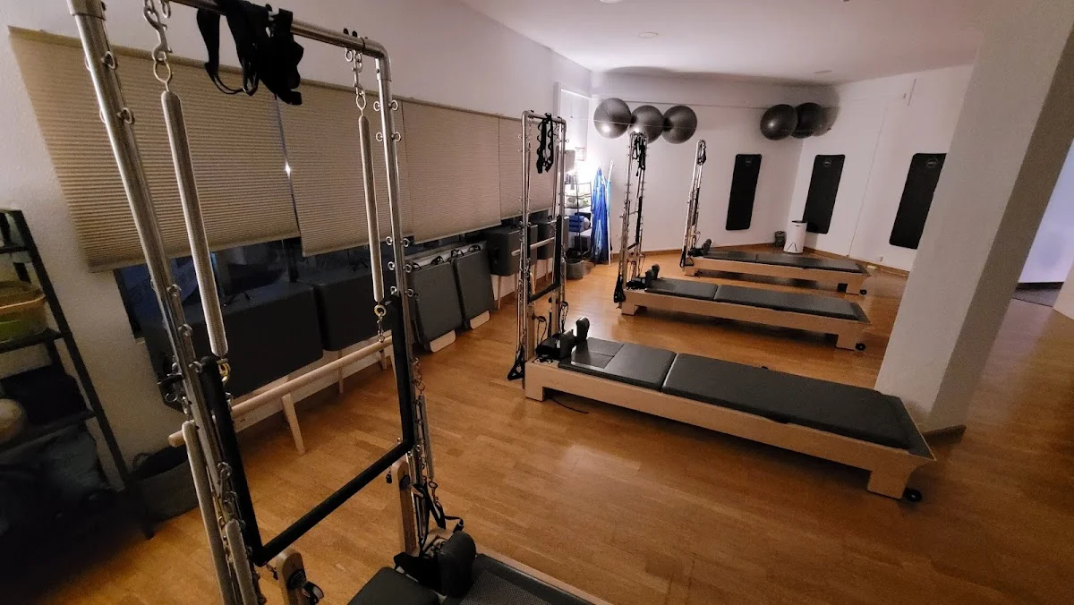Salud Activa Marbella, PILATES MÁQUINAS. instructora Eva Gámez