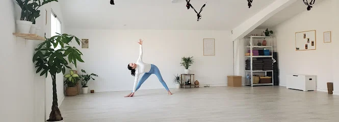 Saluda Al Sol Yoga Manises - Sara Cervera