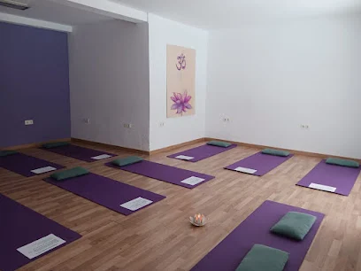 Samadhi Yoga - Lola Monís