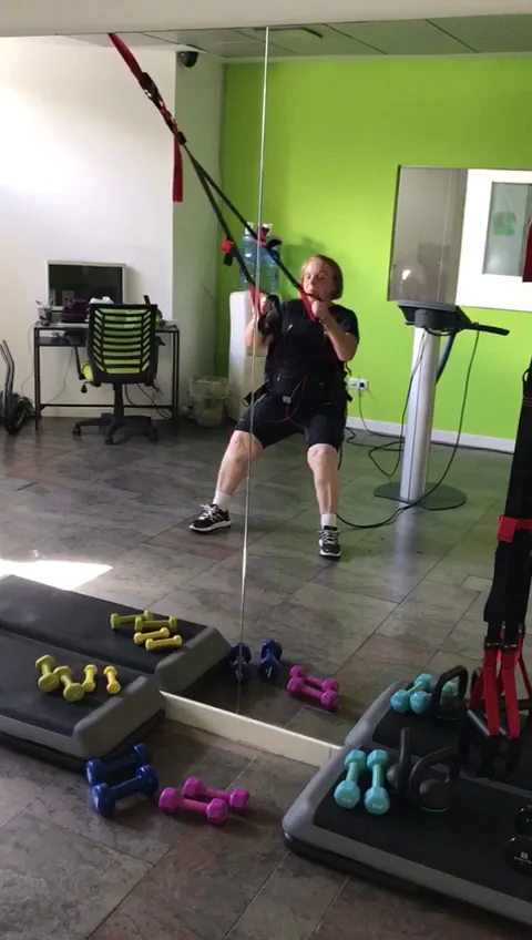 SayStudio Electroestimulación,Pilates en maquina y Masajes. - 4