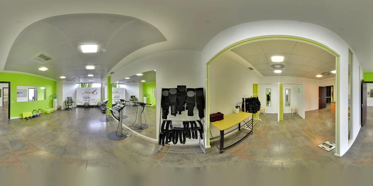 SayStudio Electroestimulación,Pilates en maquina y Masajes. - 6