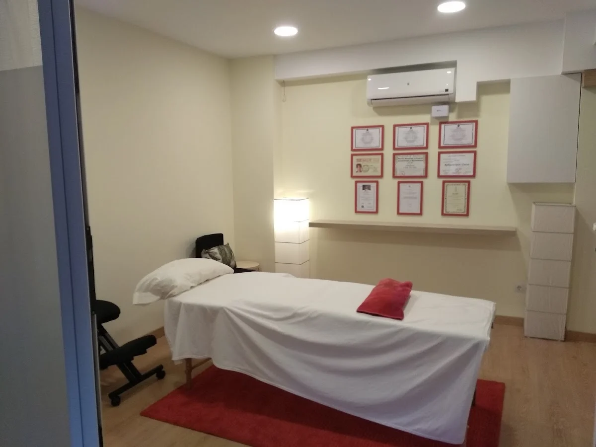 Serendipity Salud y Bienestar. Quiromasaje y Terapias crecimiento personal Lucy Peral - 2