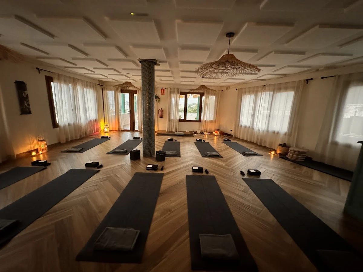 SERVICIOS DE BIENESTAR| UNALOME WELLBEING MARBELLA| YOGA| PILATES| MASAJES - 3