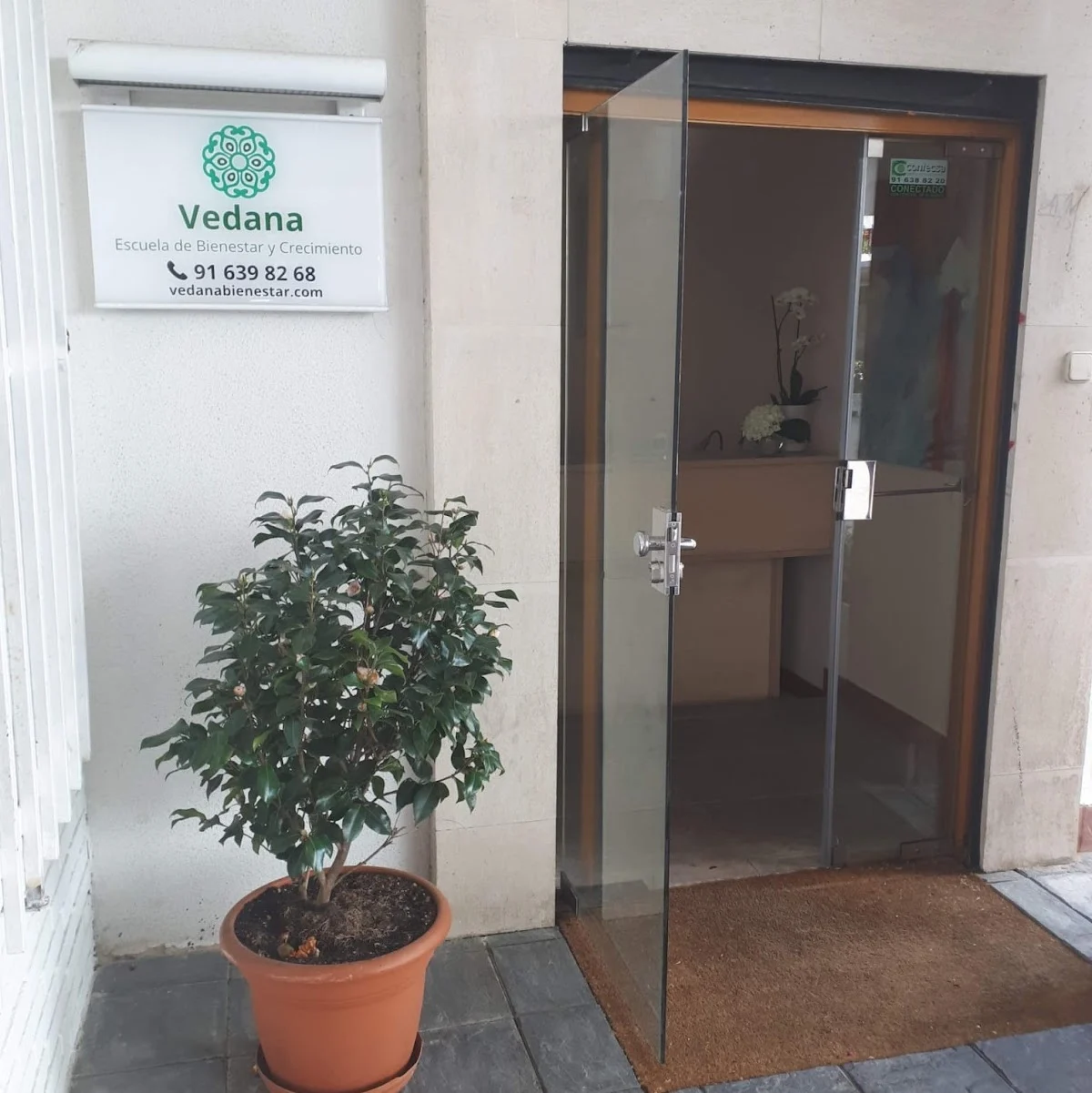 Vedana Escuela de Bienestar y Crecimiento
