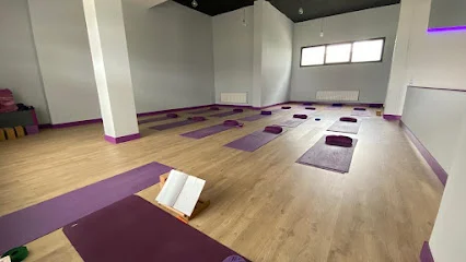 VITORIA YOGA CENTER