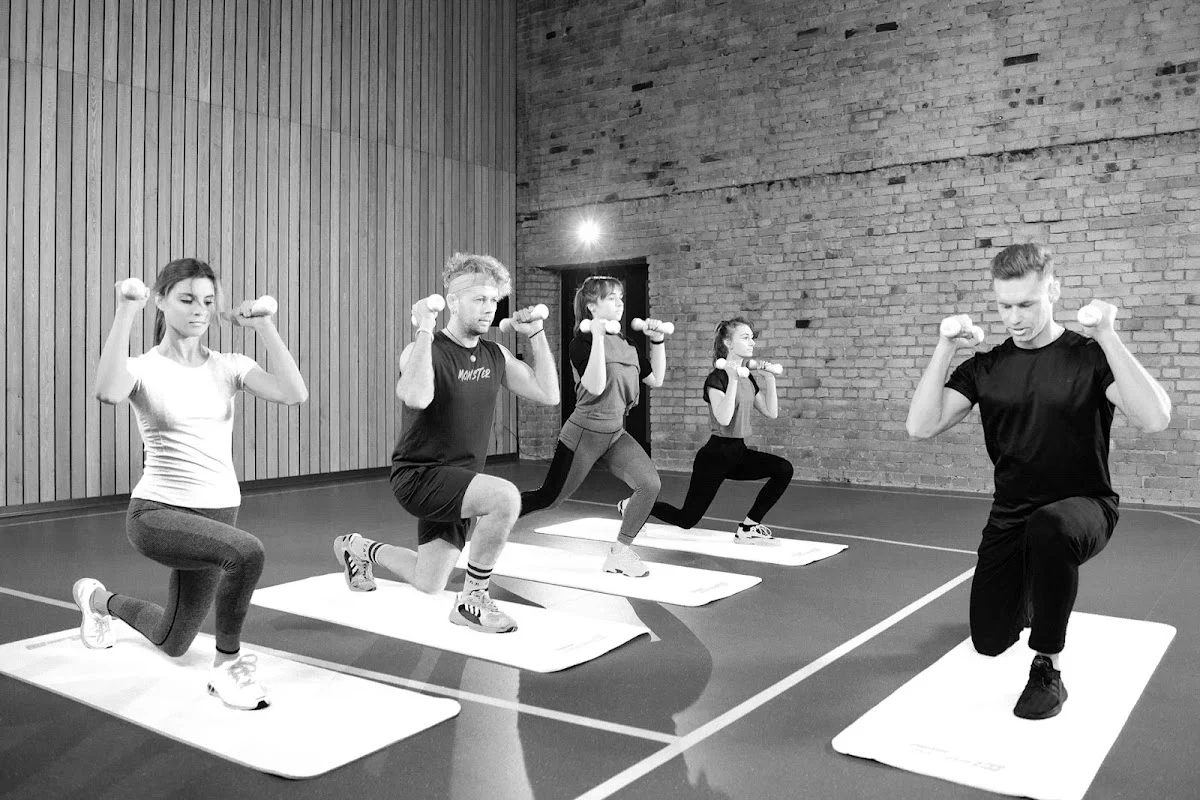 Well Street - Gimnasio en Oleiros - 3