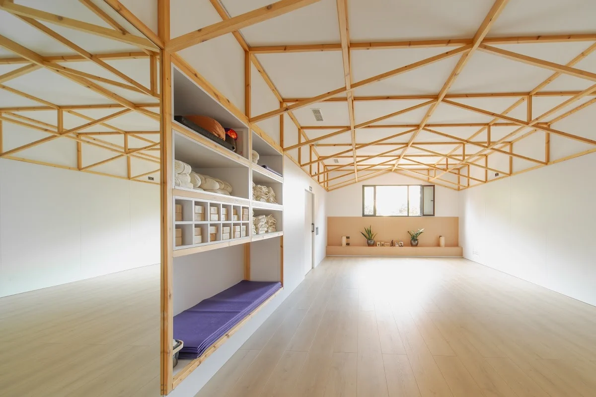 YOGA UDUMBARA
