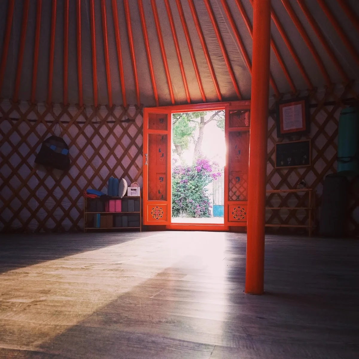 Yurta Namaskar